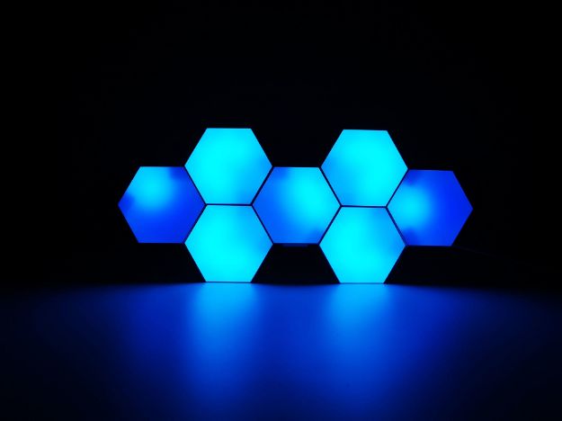 תמונה של DRAGON RGB MODULAR LED BRICK RF RC- לבני תאורה דקורטיביים.